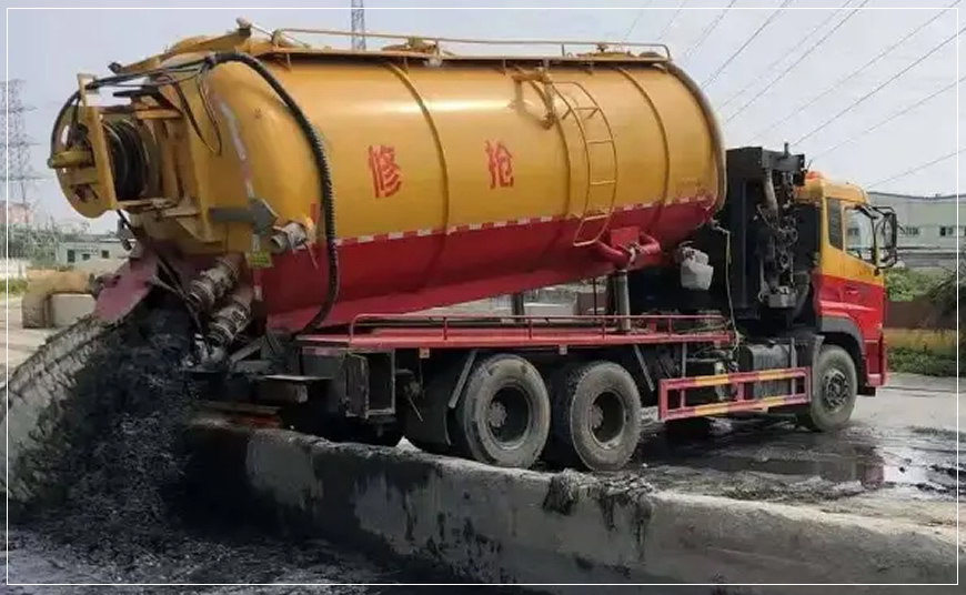 双塔区污水池清理